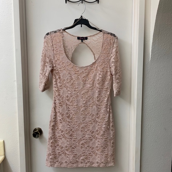 Reign On pink lace dress - Picture 1 of 6